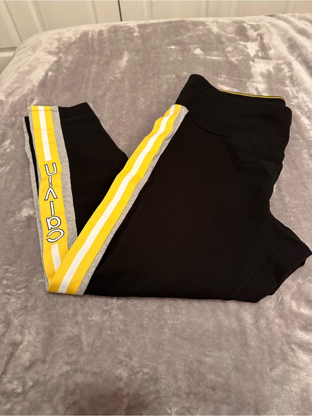 Woman’s Calvin Klein Performance Stretch Leggings W/ Yellow Side Stripes Sz:1X